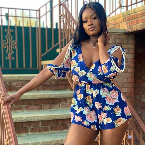 HELLO SPRING BLUE ROMPER ✨ - Picture 1 of 8